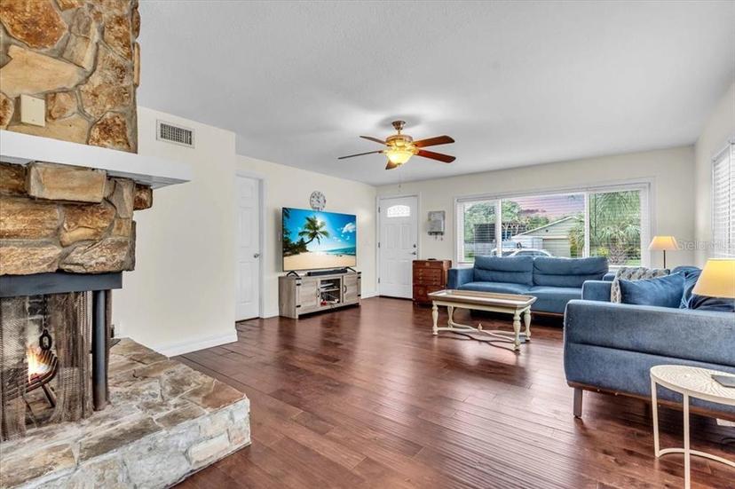 Picture of 640 60Th Street S, St Petersburg FL 33707