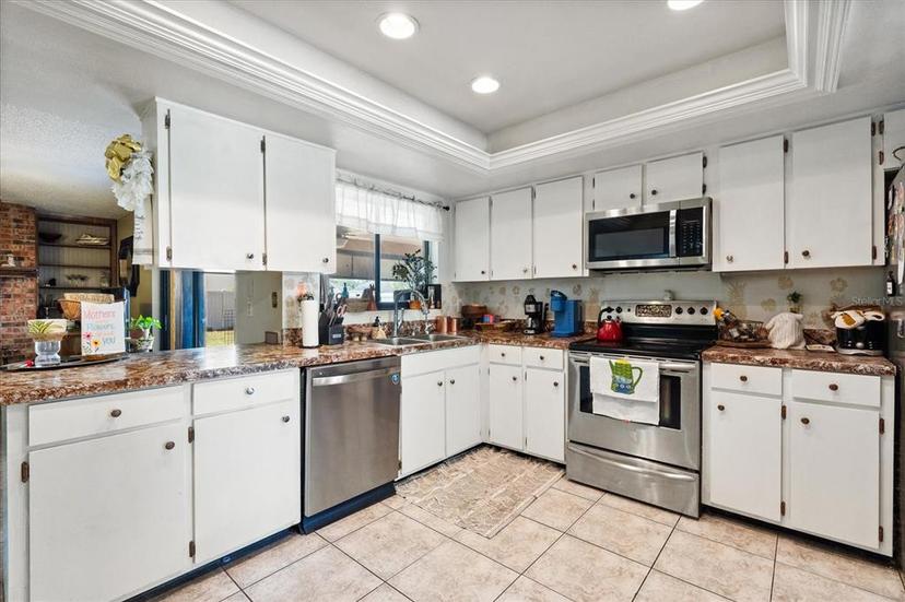 Picture of 400 Woodview Drive, Longwood FL 32779