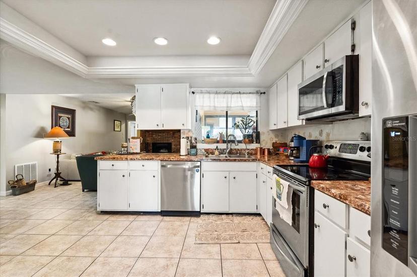 Picture of 400 Woodview Drive, Longwood FL 32779
