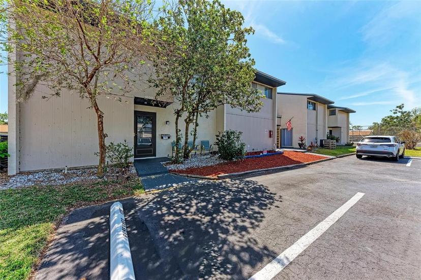 Picture of 1026 Longfellow Court Unit 111, Sarasota FL 34243