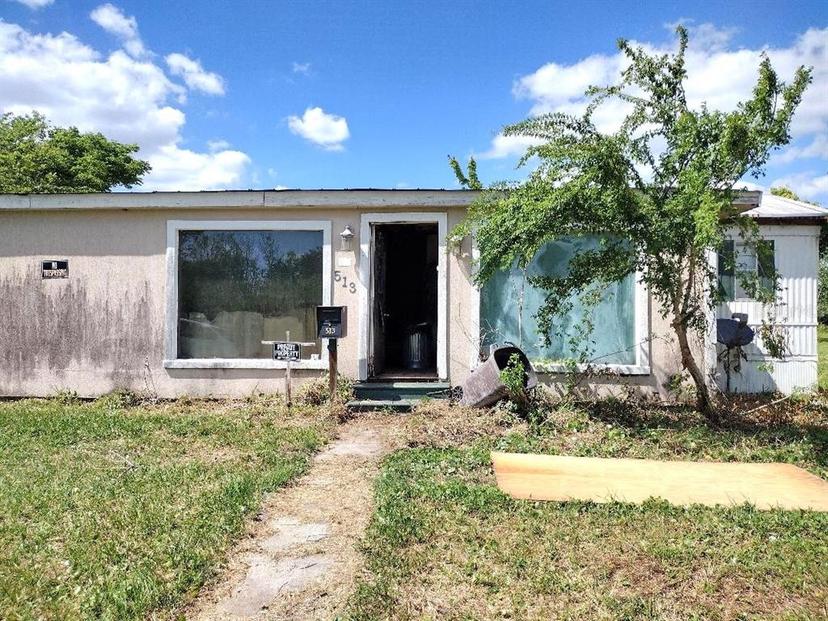 Picture of 513 King Charles Circle, Deland FL 32724
