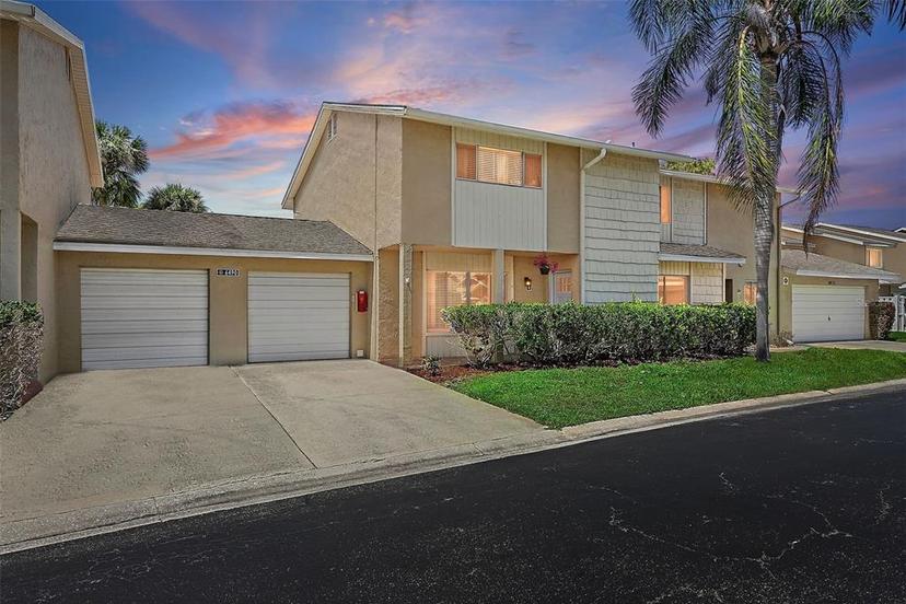 Picture of 6490 Cape Hatteras Way Ne Unit 4, St Petersburg FL 33702