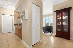Picture of 1064 N Tamiami Trail Unit 1425, Sarasota, FL 34236