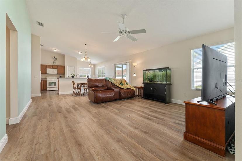 Picture of 12054 NE 51St Circle, Oxford FL 34484
