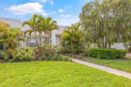 Picture of 4208 Castlewood Drive Unit 4208, Holiday, FL 34691