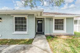 Picture of 856 Franklin Circle, Palm Harbor, FL 34683