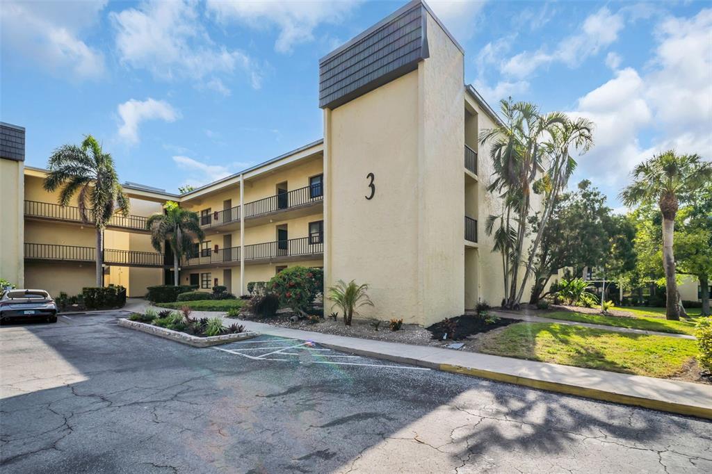Picture of 14130 Rosemary Lane Unit 3202, Largo, FL 33774