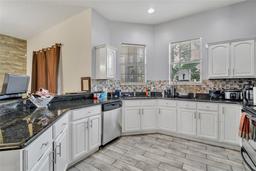 Picture of 8614 Miramar Terrace Circle, Temple Terrace, FL 33637