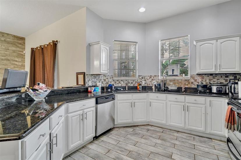 Picture of 8614 Miramar Terrace Circle, Temple Terrace FL 33637