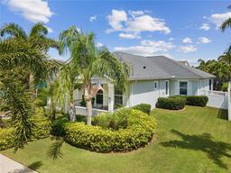 Picture of 525 Manns Harbor Drive, Apollo Beach, FL 33572