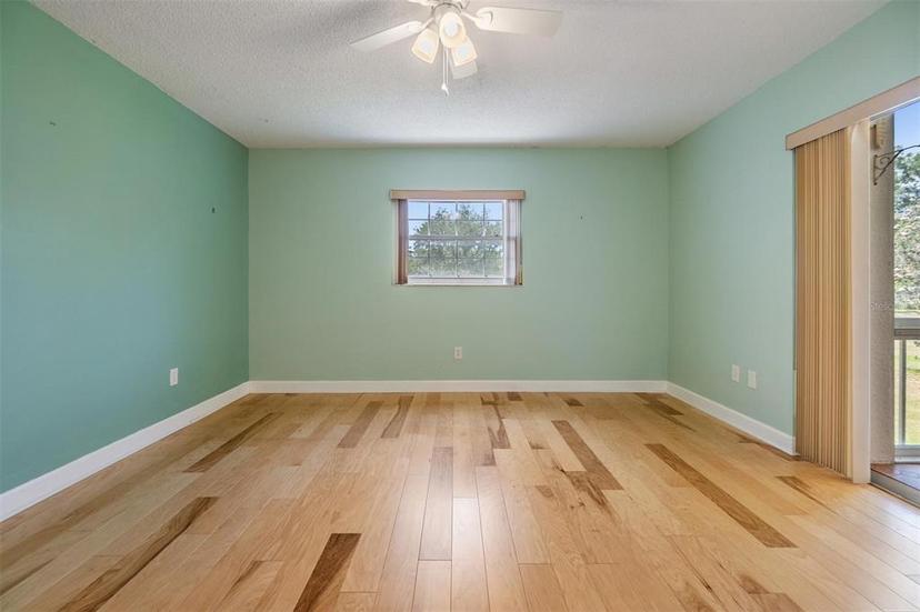 Picture of 4801 Airport Road Unit 214, Zephyrhills FL 33542