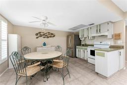 Picture of 5055 N Beach Road Unit 208, Englewood, FL 34223