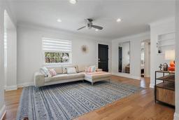 Picture of 322 35Th Avenue Ne, St Petersburg, FL 33704