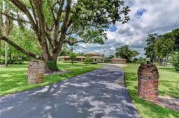 Picture of 910 N Kepler Road, Deland, FL 32724