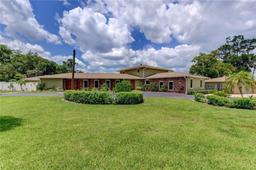 Picture of 910 N Kepler Road, Deland, FL 32724