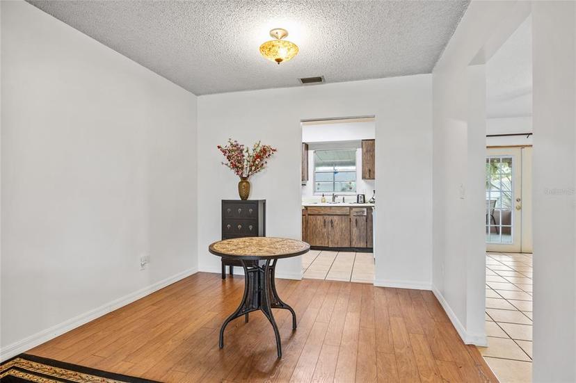 Picture of 7234 Riverwood Boulevard, Tampa FL 33615