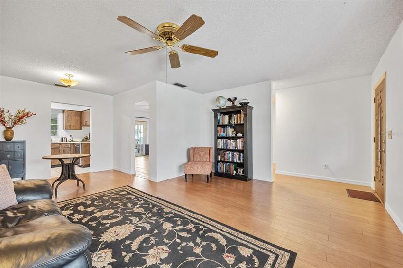 Picture of 7234 Riverwood Boulevard, Tampa FL 33615