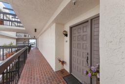 Picture of 1925 Gulf Of Mexico Drive Unit G8-307, Longboat Key, FL 34228