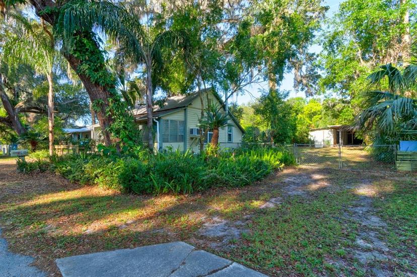 Picture of 5570 Park Avenue, De Leon Springs FL 32130