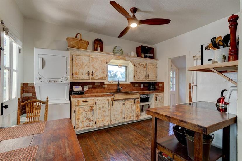 Picture of 5570 Park Avenue, De Leon Springs FL 32130