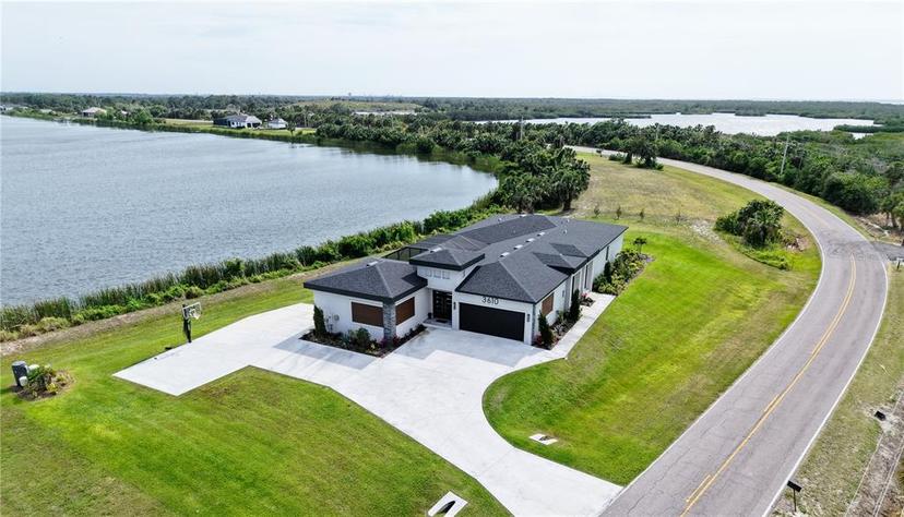 Picture of 3610 Gulf City Road, Ruskin FL 33570