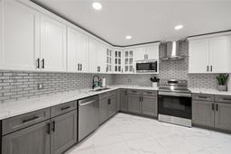 Picture of 7000 21St Street N, St Petersburg, FL 33702