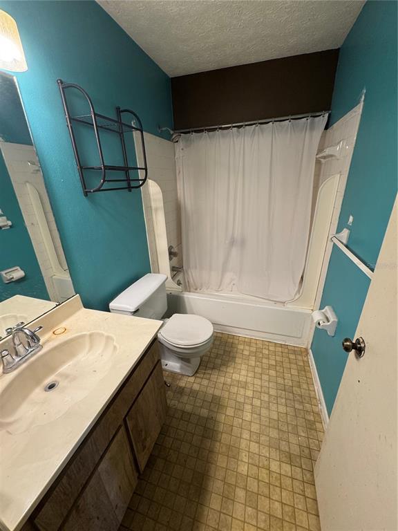 Picture of 3206 Las Brisas Drive, Riverview FL 33578