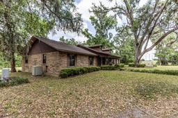 Picture of 12196 NE 4Th Place, Oxford, FL 34484