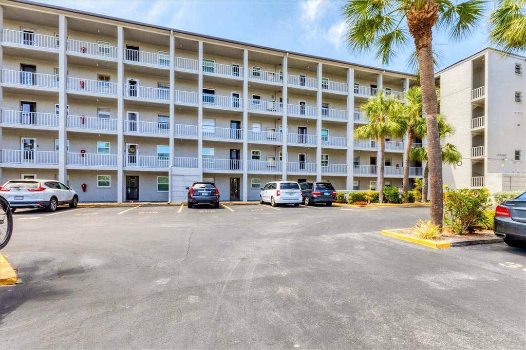 Picture of 3204 Lake Bayshore Drive Unit 407, Bradenton, FL 34205