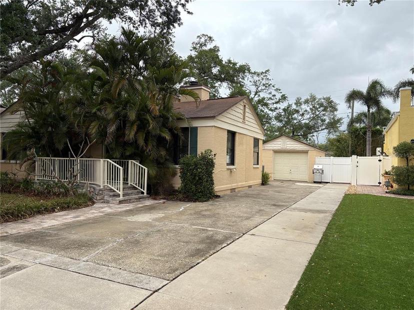 Picture of 2923 W Coachman Avenue, Tampa FL 33611