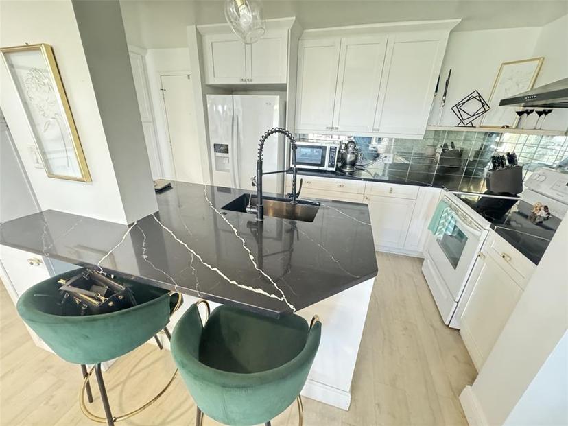 Picture of 4141 Bayshore Boulevard Unit 1103, Tampa FL 33611