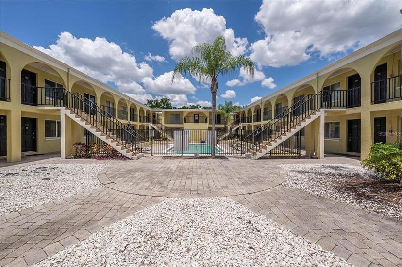 Picture of 3206 W Azeele Street Unit 226, Tampa FL 33609