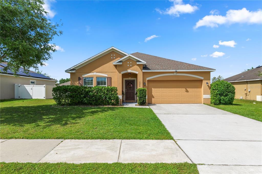 Picture of 3320 Lynrock Avenue, Dundee, FL 33838