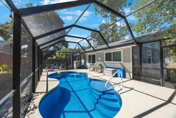 Picture of 1422 Pinebrook Drive, Clearwater, FL 33755