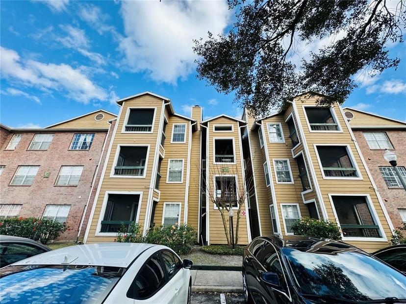 Picture of 4301 Lizshire Lane Unit 308, Orlando FL 32822