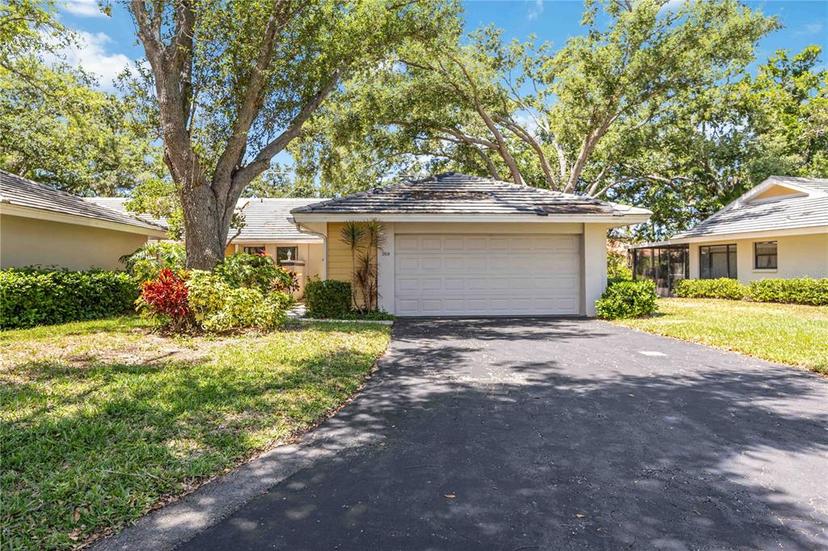 Picture of 269 Southampton Drive Unit 303, Venice FL 34293