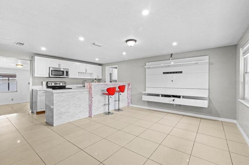 Picture of 817 E 145Th Avenue, Tampa FL 33613
