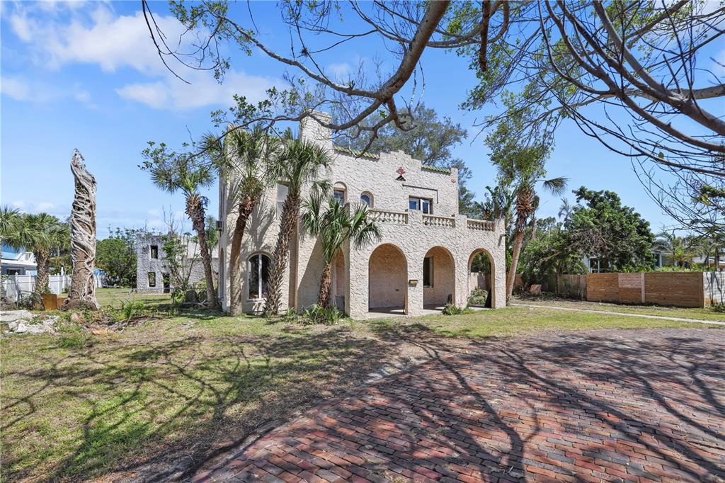 Picture of 636 Sunset Drive S, St Petersburg, FL 33707