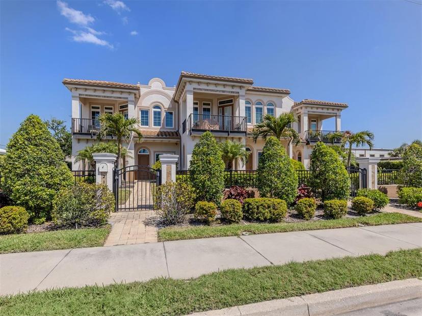 Picture of 212 Milan Avenue W Unit 1, Venice FL 34285