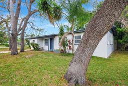 Picture of 2102 E Bougainvillea Avenue, Tampa, FL 33612