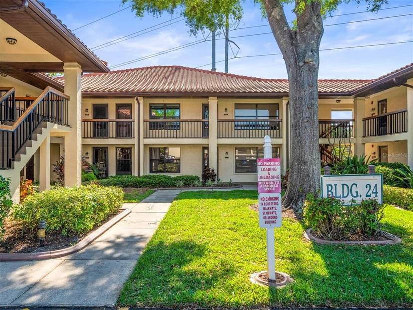 Picture of 2410 Hammock Pine Boulevard Unit 2410, Clearwater FL 33761