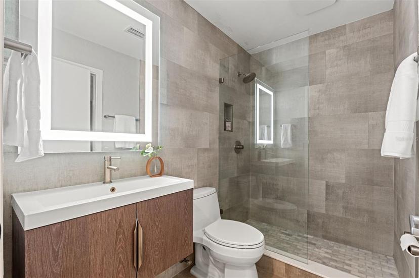 Picture of 311 4Th Avenue N, St Petersburg FL 33701