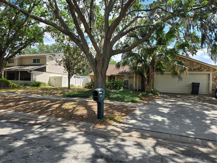 Picture of 1425 Corner Oaks Drive, Brandon FL 33510