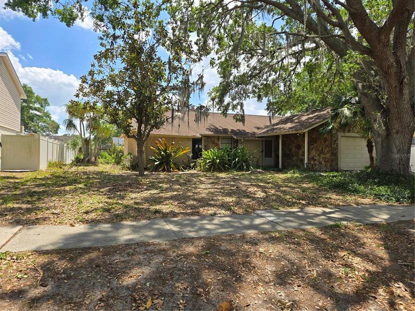 Picture of 1425 Corner Oaks Drive, Brandon FL 33510