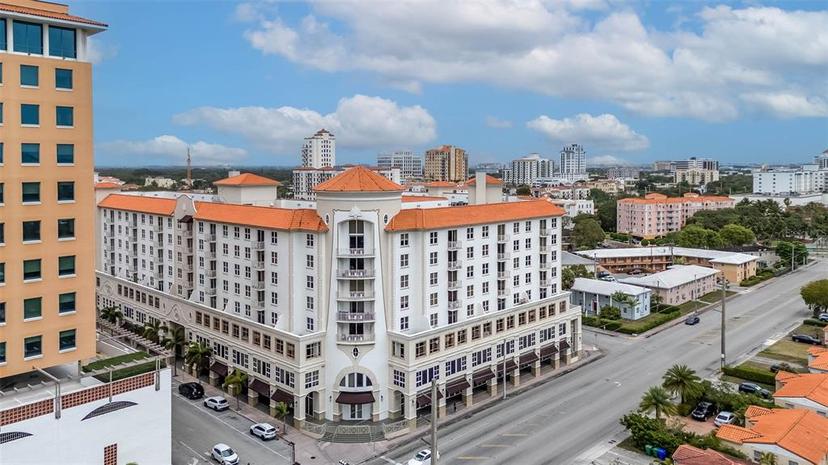 Picture of 2030 S Douglas Road Unit 718, Coral Gables FL 33134