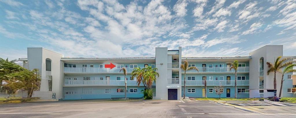 Picture of 12405 3Rd Street E Unit 306, Treasure Island, FL 33706