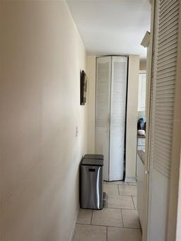 Picture of 3206 W Azeele Street Unit 218, Tampa, FL 33609
