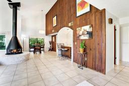 Picture of 13902 Bardmoor Place Unit B, Tampa, FL 33618