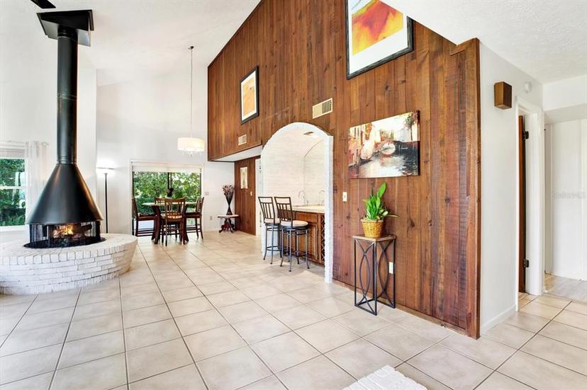 Picture of 13902 Bardmoor Place Unit B, Tampa FL 33618