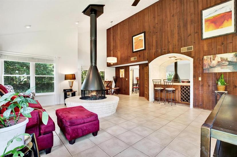 Picture of 13902 Bardmoor Place Unit B, Tampa FL 33618